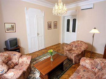 & Royal Standard Hotell