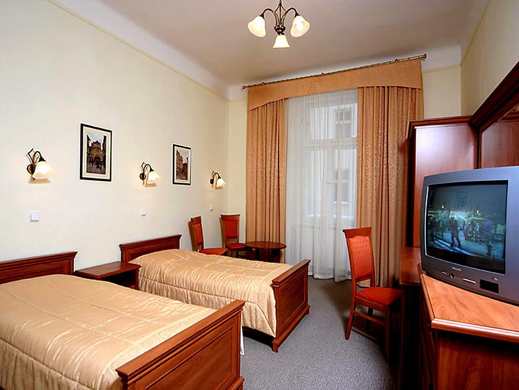 & Royal Standard Hotell
